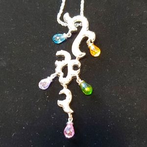 Silvertone necklace with 5 brioletts